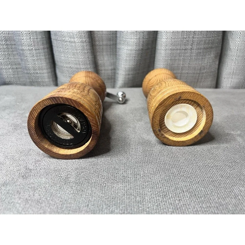 VTG Olde Thompson Wood Grain Salt Pepper Shaker Peppermill Grinder Brown